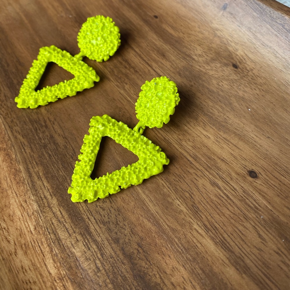 Yellow neon geometric earrings
